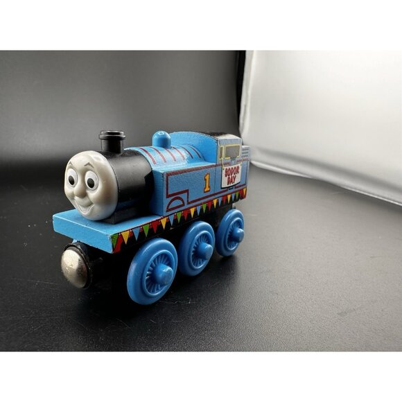 Sodor Day Thomas The Train Wooden Railway Vtg 2003 Learning Curve Engine - Picture 2 of 13
